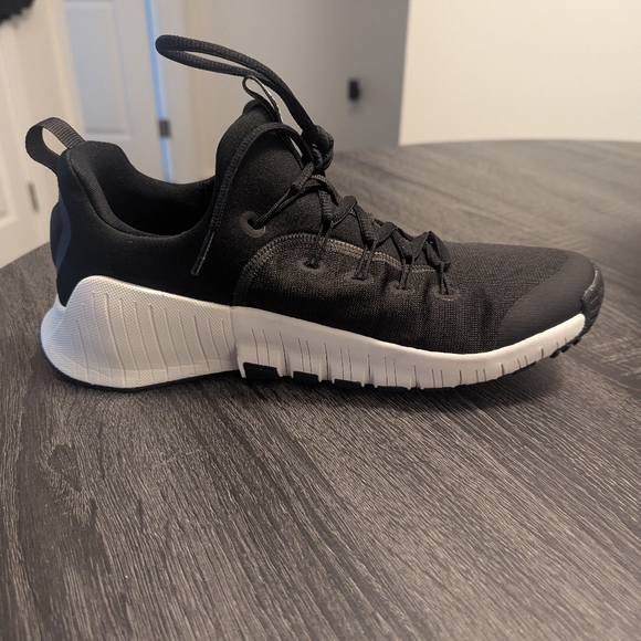 Nike Free Metcon 6 Women's Workout Shoes - Picture 3 of 9